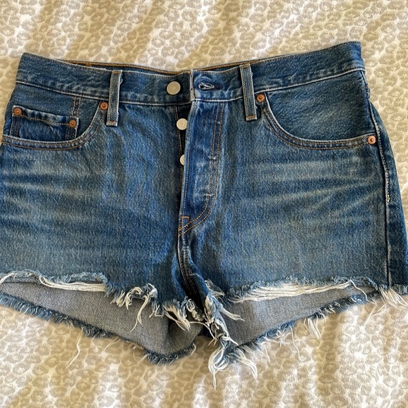 Levi’s denim shorts - Picture 1 of 7